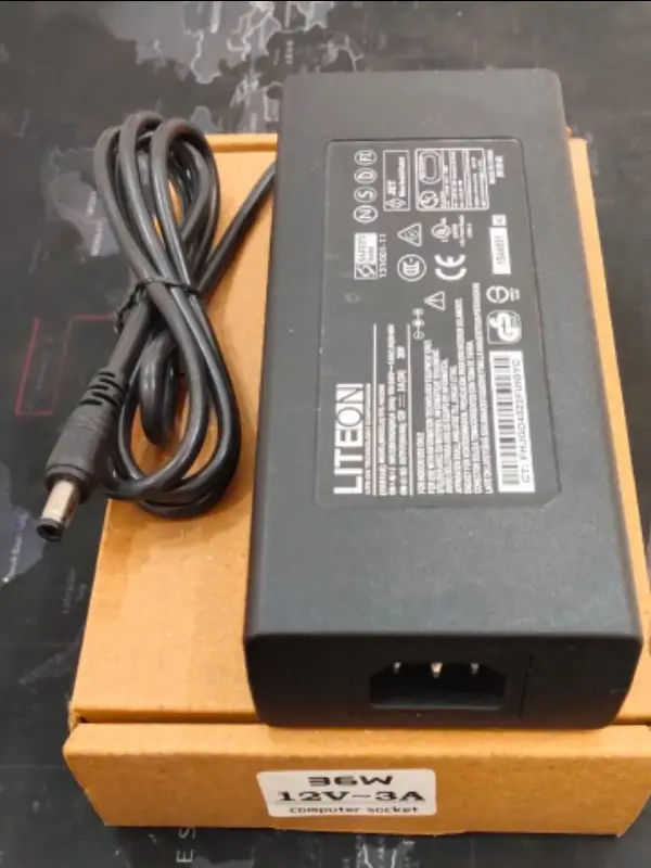 ADAPTOR 12VOLT 2.5AMP ( HEAVY )