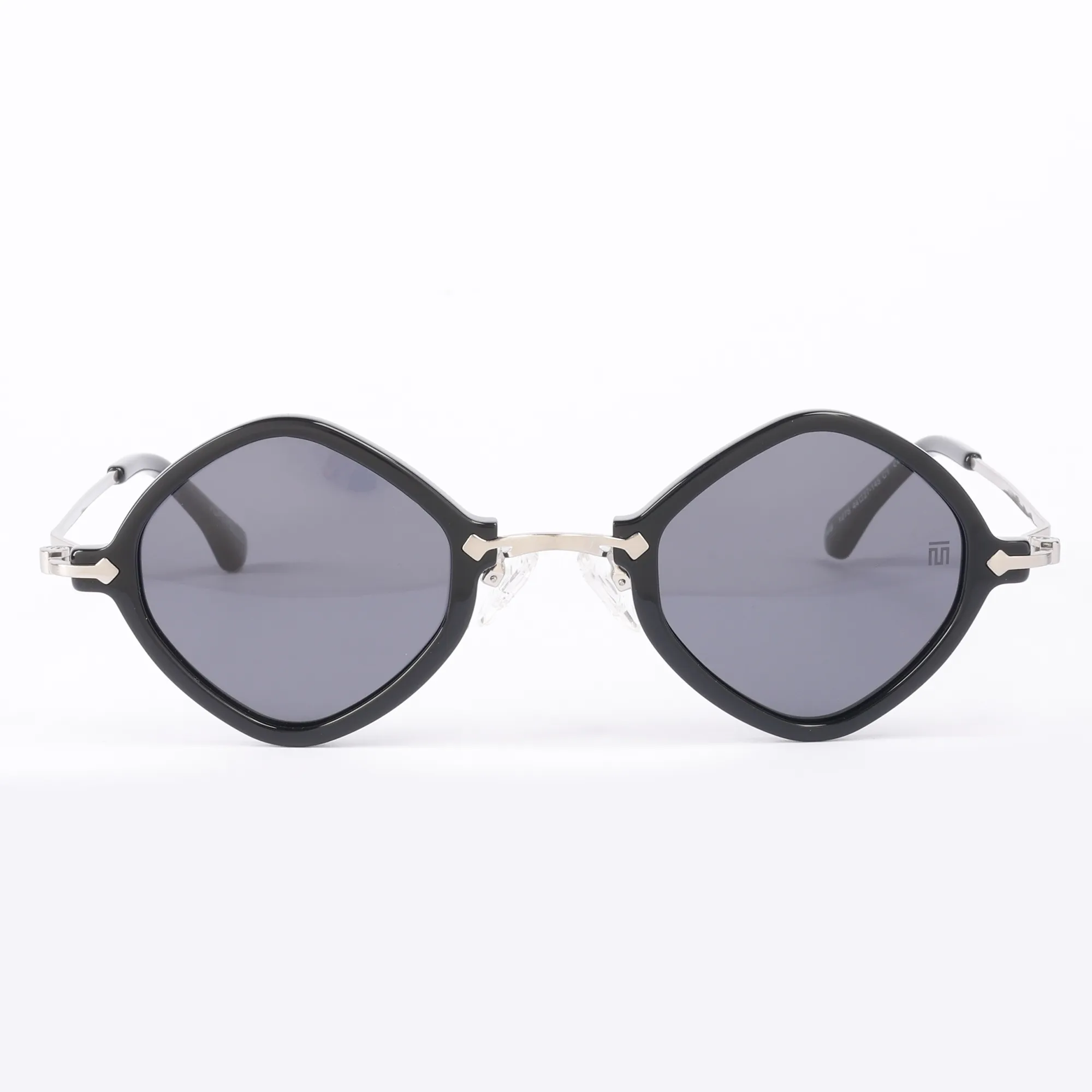 Tom Miller Essential 001